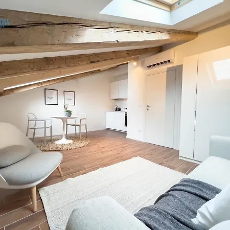 Gozzi 4 Tirabora Short Rent Апартаменты Триест