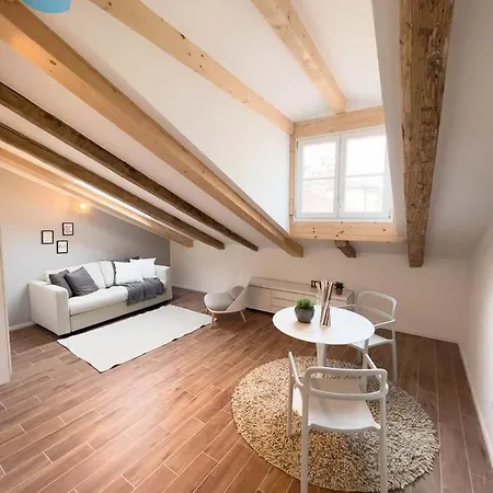 Gozzi 4 Tirabora Short Rent Апартаменты
