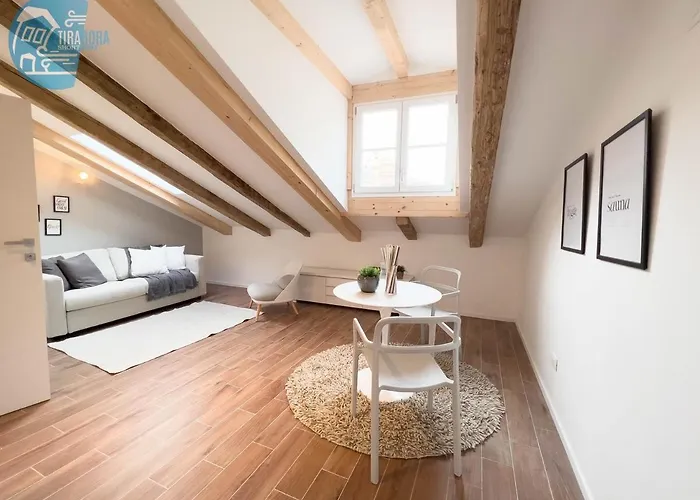 Gozzi 4 Tirabora Short Rent 아파트